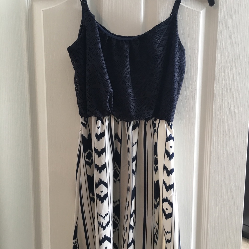Junior casual dress!  Worn once